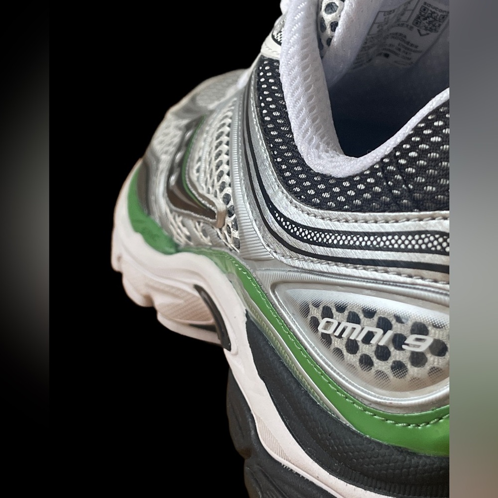 Saucony PROGRID OMNI 9 Silver/Green Men’s size 11 Lifestyle runners *NEW* - Picture 7 of 10